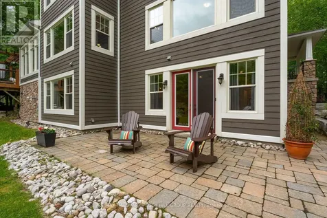 185 Skylark Road Tiny ON L0L 2T0