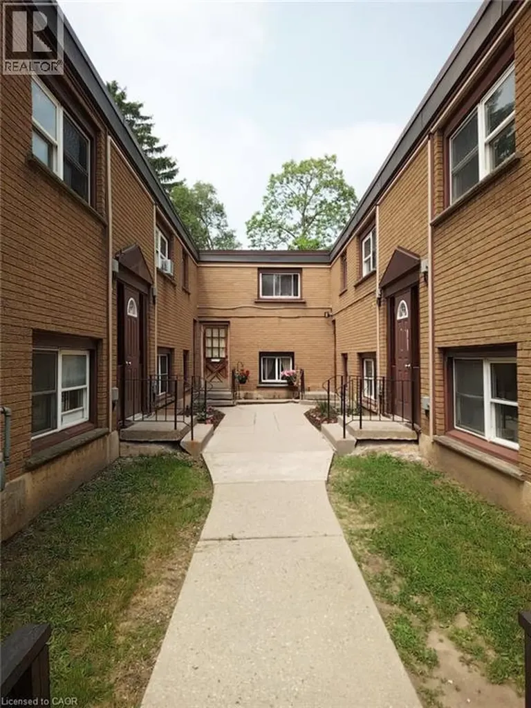 12 Broad Street Brantford ON N3R 4E3