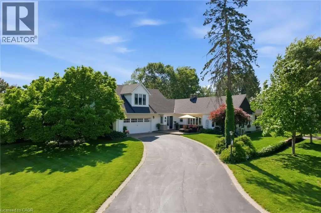 549 Ann Avenue Burlington ON L7T 2S7