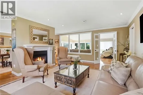 549 Ann Avenue Burlington ON L7T 2S7
