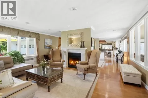 549 Ann Avenue Burlington ON L7T 2S7