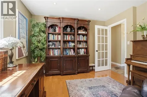 549 Ann Avenue Burlington ON L7T 2S7