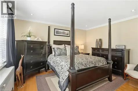 549 Ann Avenue Burlington ON L7T 2S7