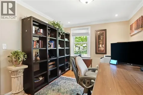 549 Ann Avenue Burlington ON L7T 2S7