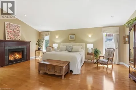 549 Ann Avenue Burlington ON L7T 2S7