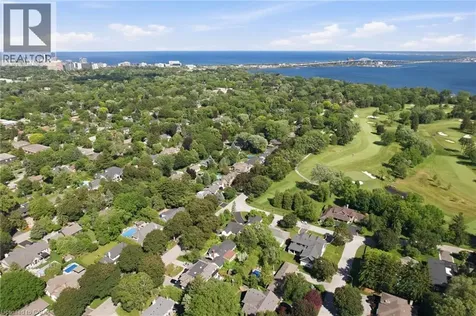 549 Ann Avenue Burlington ON L7T 2S7