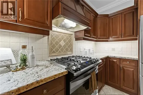20 Lorupe Court Ancaster ON L9G 0C8