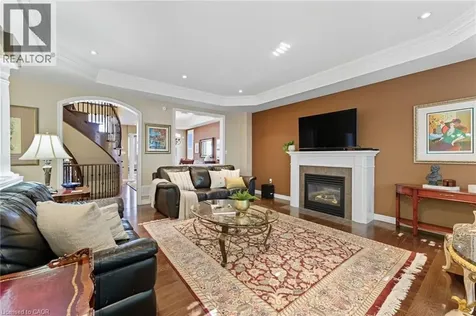 20 Lorupe Court Ancaster ON L9G 0C8