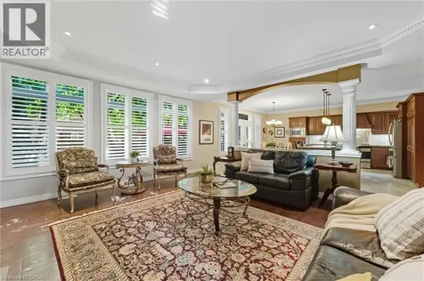 20 Lorupe Court Ancaster ON L9G 0C8