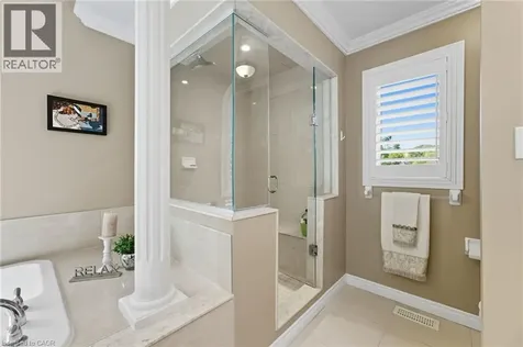 20 Lorupe Court Ancaster ON L9G 0C8