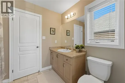 20 Lorupe Court Ancaster ON L9G 0C8