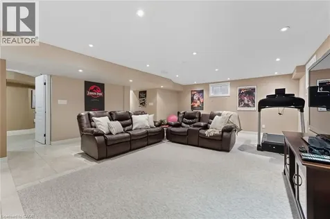 20 Lorupe Court Ancaster ON L9G 0C8