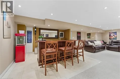20 Lorupe Court Ancaster ON L9G 0C8