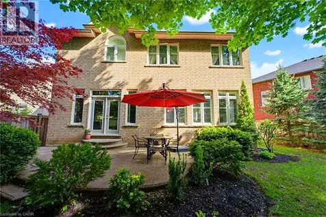 20 Lorupe Court Ancaster ON L9G 0C8