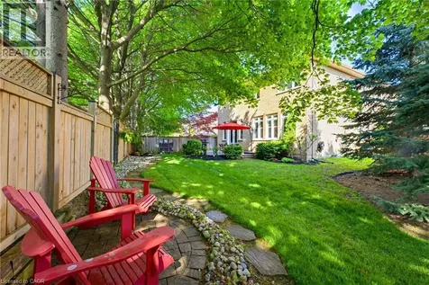20 Lorupe Court Ancaster ON L9G 0C8