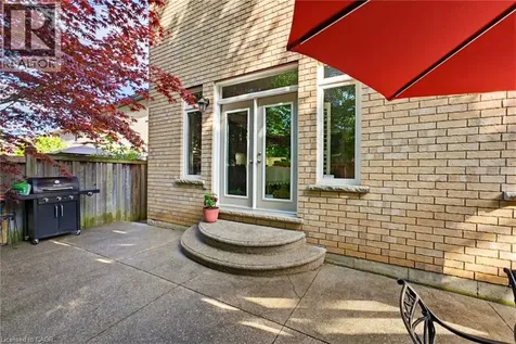 20 Lorupe Court Ancaster ON L9G 0C8