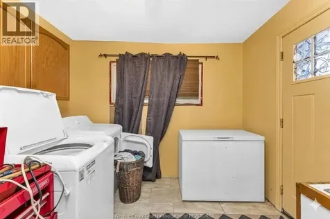2377 Arthur Windsor ON N8W 4V6