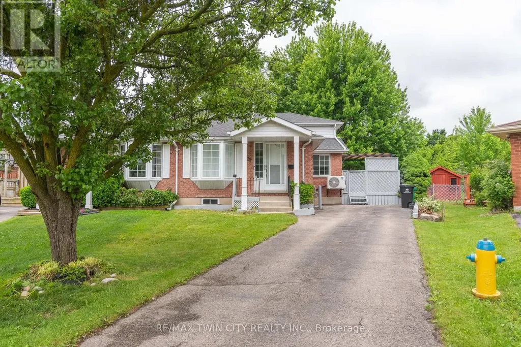629B Settlersfield Court Waterloo ON N2T 2K6