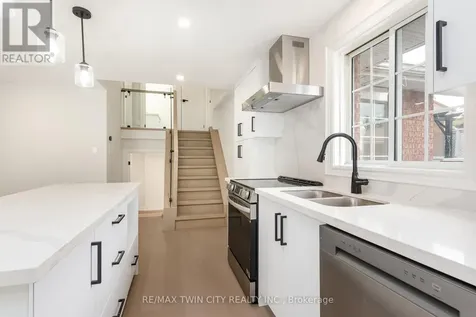 629B Settlersfield Court Waterloo ON N2T 2K6