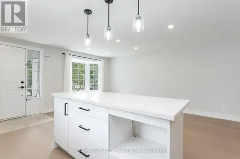 629B Settlersfield Court Waterloo ON N2T 2K6