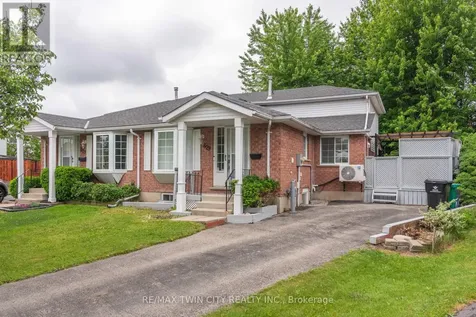 629B Settlersfield Court Waterloo ON N2T 2K6