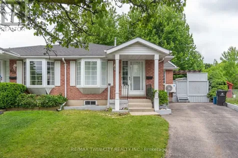 629B Settlersfield Court Waterloo ON N2T 2K6