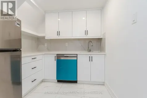 629B Settlersfield Court Waterloo ON N2T 2K6
