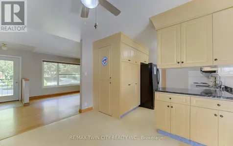 209 Dixie Crescent Waterloo ON N2J 3K9