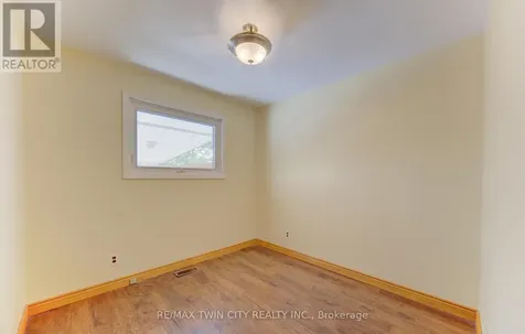 209 Dixie Crescent Waterloo ON N2J 3K9