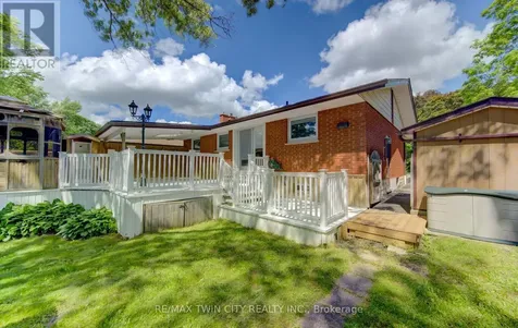 209 Dixie Crescent Waterloo ON N2J 3K9