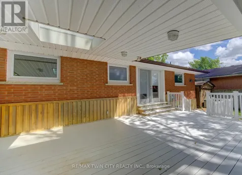 209 Dixie Crescent Waterloo ON N2J 3K9