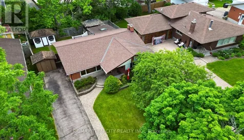 209 Dixie Crescent Waterloo ON N2J 3K9