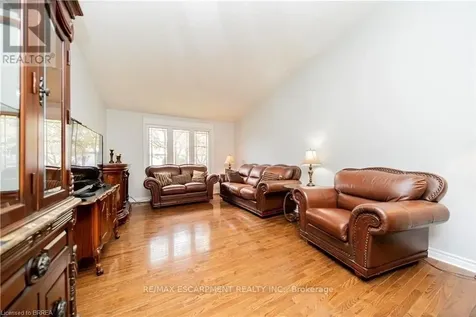43 Kanata Crescent Brantford ON N3R 7E8