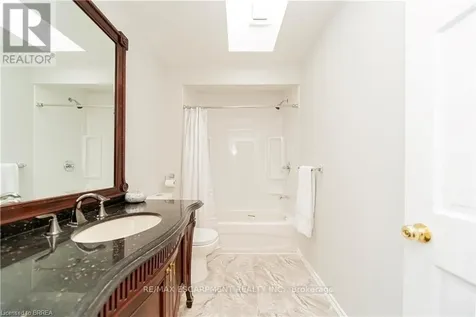 43 Kanata Crescent Brantford ON N3R 7E8