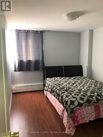 100 Dundalk Drive Toronto (dorset Park) ON M1P 4V2