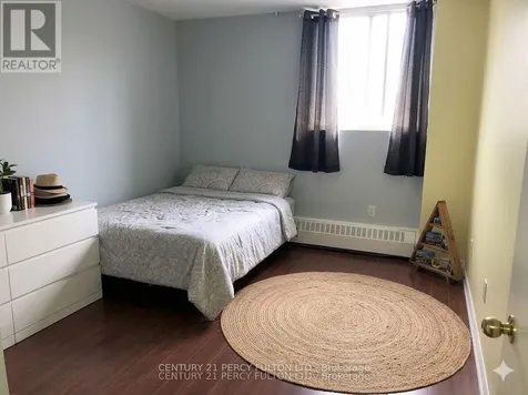 100 Dundalk Drive Toronto (dorset Park) ON M1P 4V2