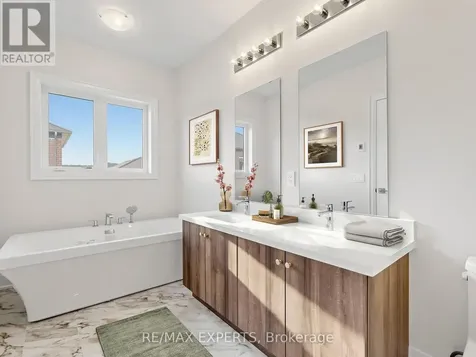 51 Schmeltzer Crescent Richmond Hill ON L4E 1K9