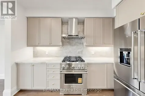 51 Schmeltzer Crescent Richmond Hill ON L4E 1K9