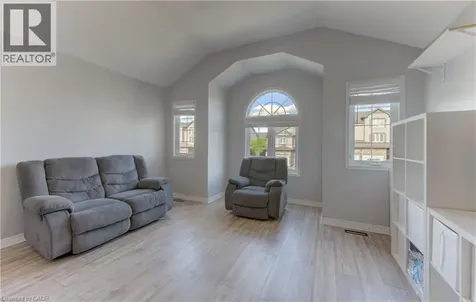 39 Chantilly Street Kitchener ON N2R 1V7