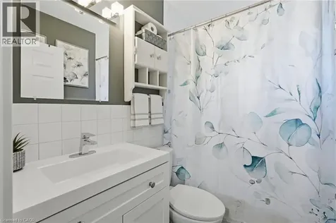 757 Burgess Avenue Hamilton ON L8H 6J5