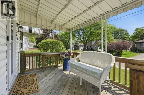 757 Burgess Avenue Hamilton ON L8H 6J5