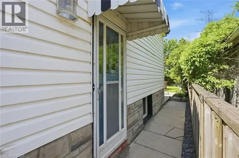 757 Burgess Avenue Hamilton ON L8H 6J5