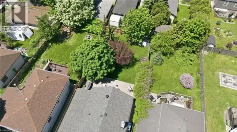 757 Burgess Avenue Hamilton ON L8H 6J5