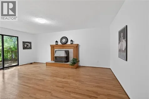 14 Lennard Crescent Dundas ON L9H 6S5