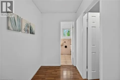 14 Lennard Crescent Dundas ON L9H 6S5