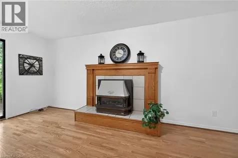 14 Lennard Crescent Dundas ON L9H 6S5