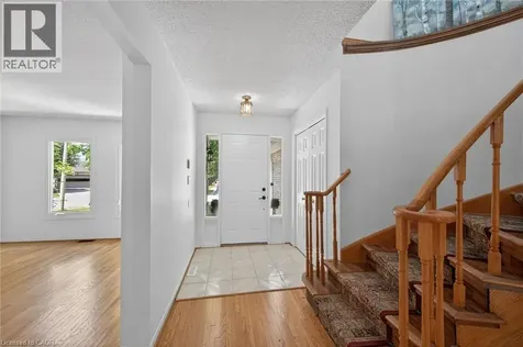 14 Lennard Crescent Dundas ON L9H 6S5
