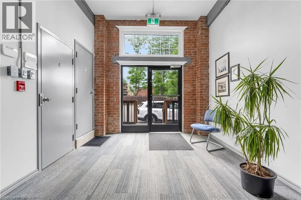 16 Myrtle Avenue Hamilton ON L8M 2E9
