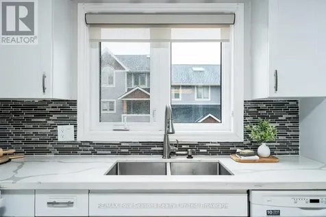 25 Starboard Road Collingwood ON L9Y 5C8