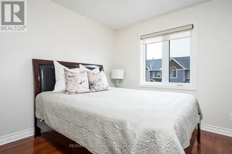 25 Starboard Road Collingwood ON L9Y 5C8